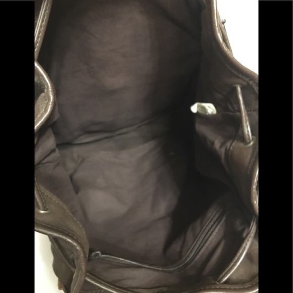 Large Vintage Brown Cowhide Leather Backpack - Picture 4 of 16